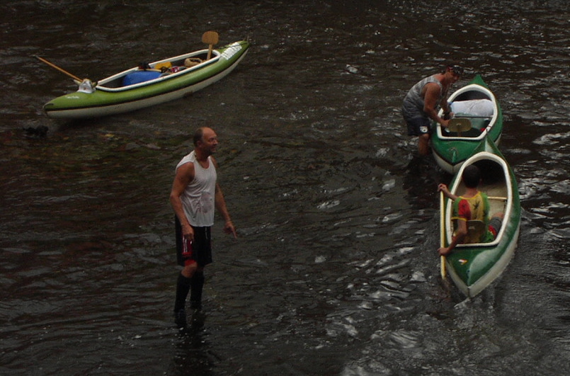 záchranář na jezech Vltava (1).jpg
